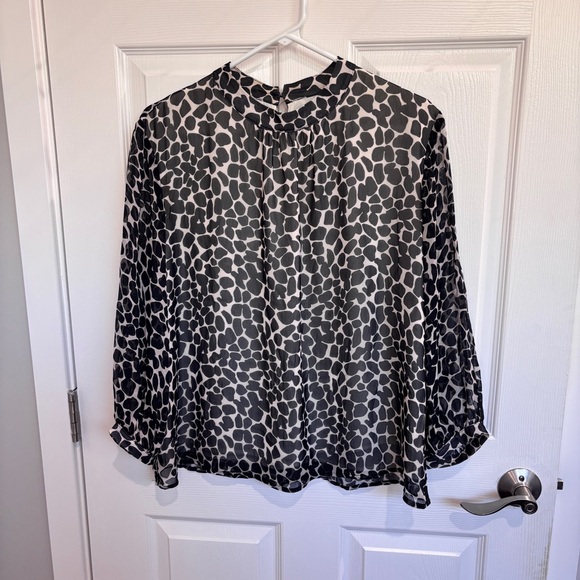 Amour Vert Tops - Amour Vert printed blouse | size medium